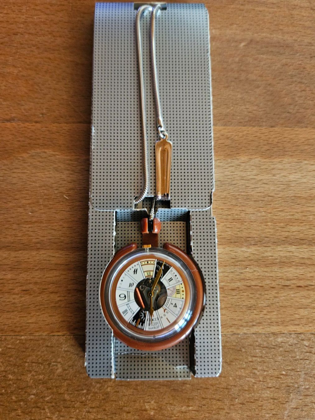 Swatch Orologi: Montre Swatch POP neuve avec chainette – Nuovo e nell'imballaggio originale da St-Barthélemy VD venduto da trak98p 3