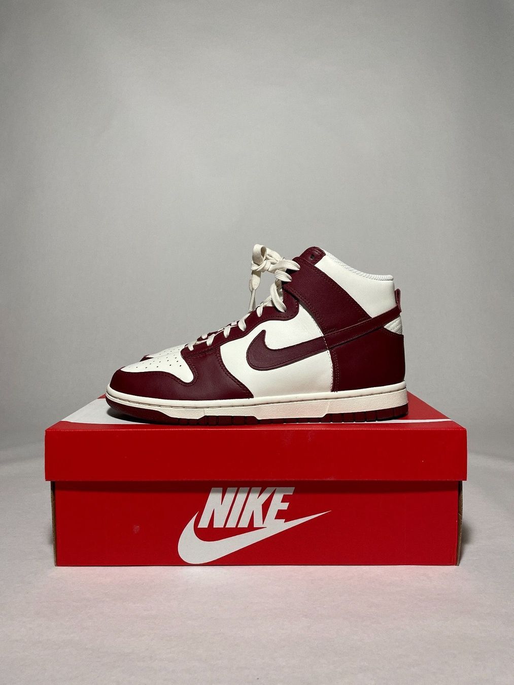 Nike Scarpe da donna: Nike Dunk High Sail Team Red W 41 – Nuovo e nell'imballaggio originale da Freidorf TG venduto da kickznlacez