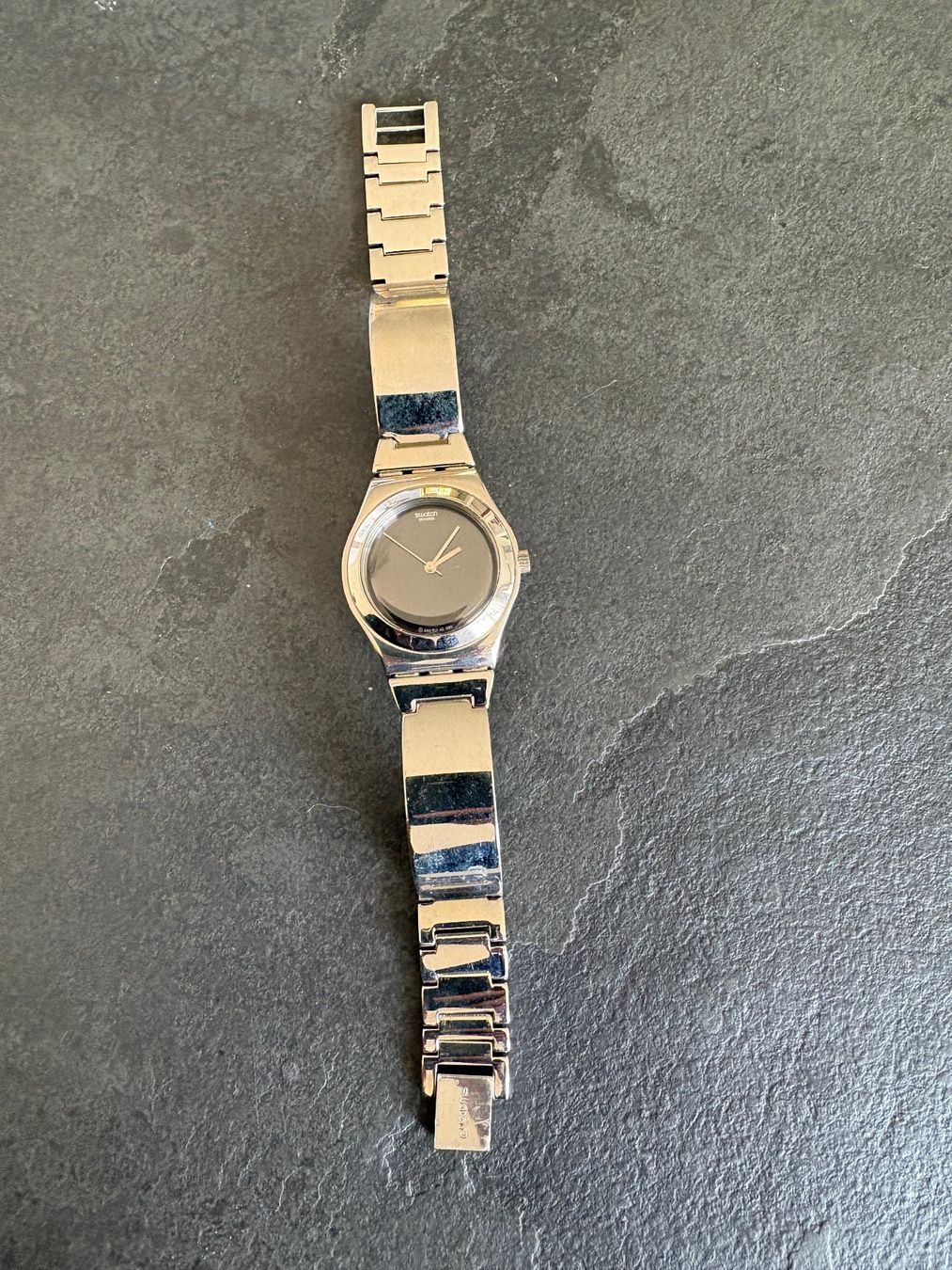 Swatch Orologi: Swatch Damenuhr Irony, elegantes Design – Usato da Kollbrunn venduto da Elbi5