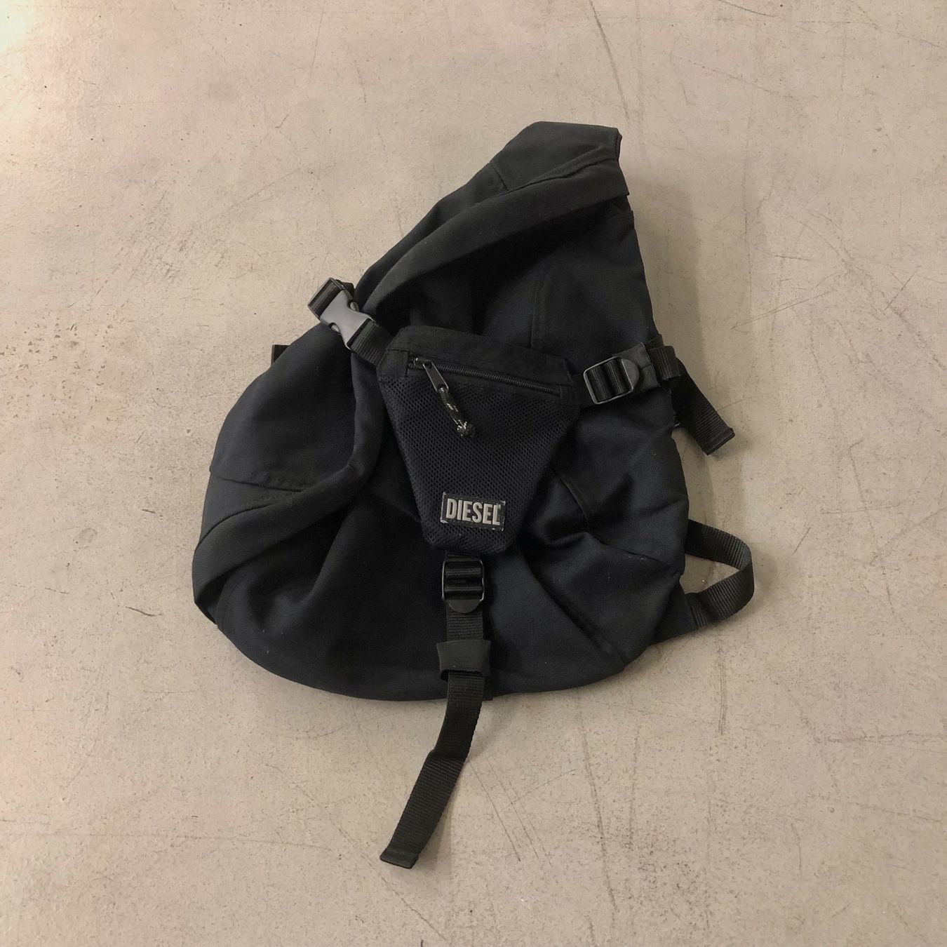 Diesel Zaini: Vintage Diesel Rucksack schwarz – Usato da Brienz BE venduto da Kokolea84 2
