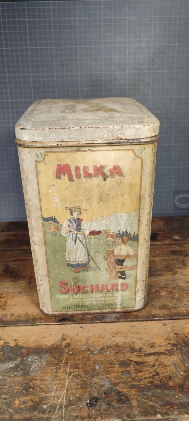 Barattoli: Wunderschöne alte Suchard Blechdose  27 cm Kussmädchen – Usato da Gelterkinden venduto da MYSTOREFORYOU4460 3