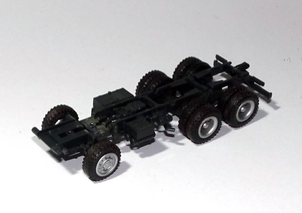 Herpa Mercedes-Benz 4-achs LKW Modell – Detailgetreue Miniatur Für Sammler, Maßstab 1:87