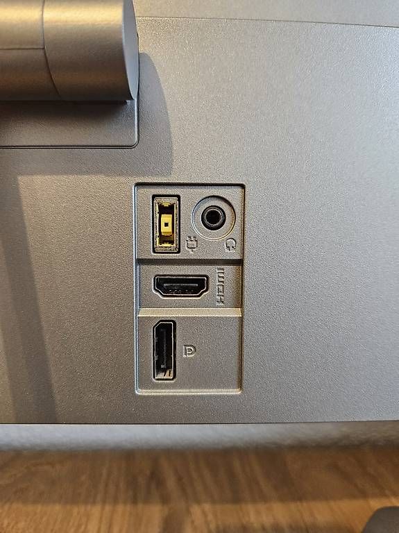 Lenovo Monitor: Lenovo L27q-10 27" – Nuovo (secondo la descrizione) da Hinteregg venduto da chrmbl 4