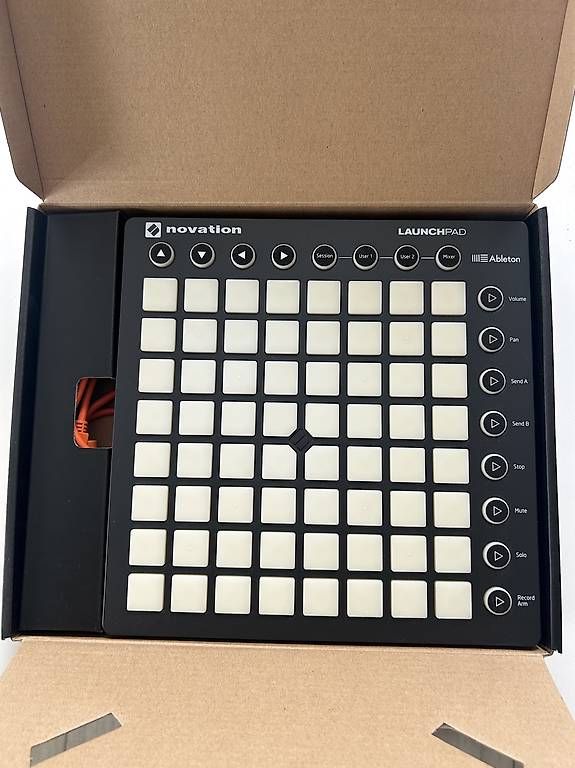 Strumenti musicali: Novation Launchpad mk2 – Usato da Rheineck venduto da Felbus 1