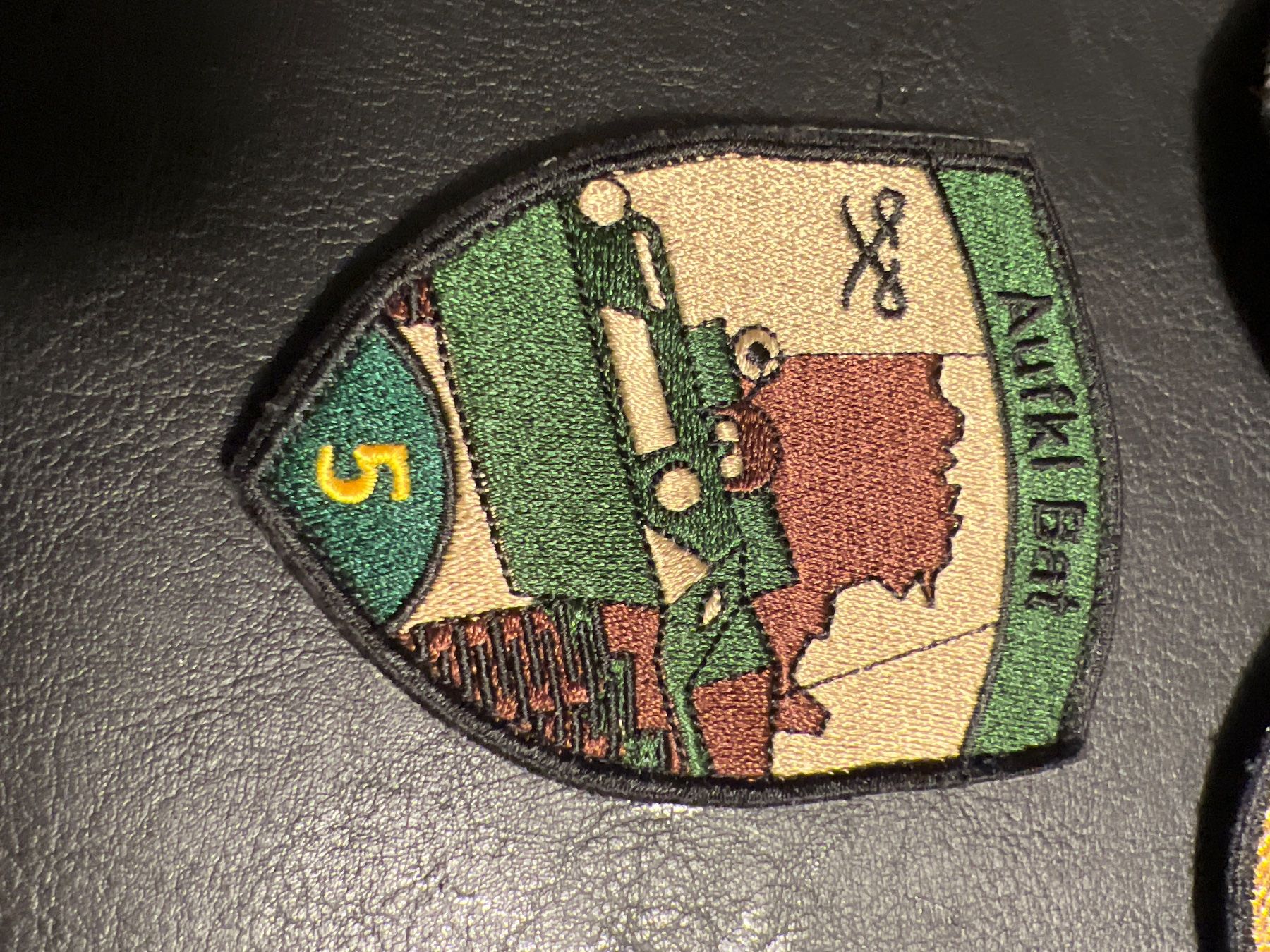Schweizer Armee Plaketten & Abzeichen: Badge Patr 5 AuTki Bat – Gebraucht aus Thun von IBT1