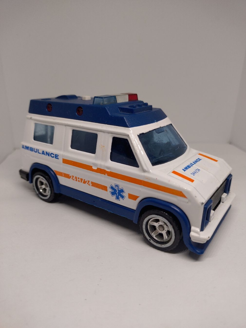 Majorette Modellini d'auto: Majorette Sonic Flashers Ambulance 1/36 – Usato da La Chaux-de-Fonds venduto da Pierrot8404 1