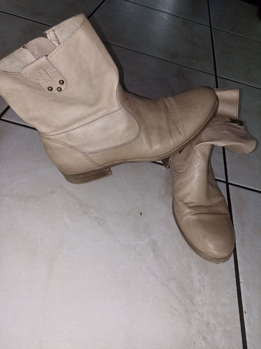 Scarpe da donna: Max beige Lederstiefel Gr 40 – Usato da Eschenbach SG venduto da nekodo 4