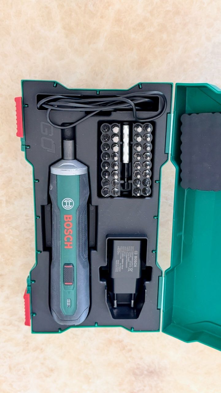 Bosch Tutti gli attrezzi: Bosch GO Akku Schrauber 3,6V mit 32 Bits im Koffer – Usato da Zürich venduto da sr.zurich 1