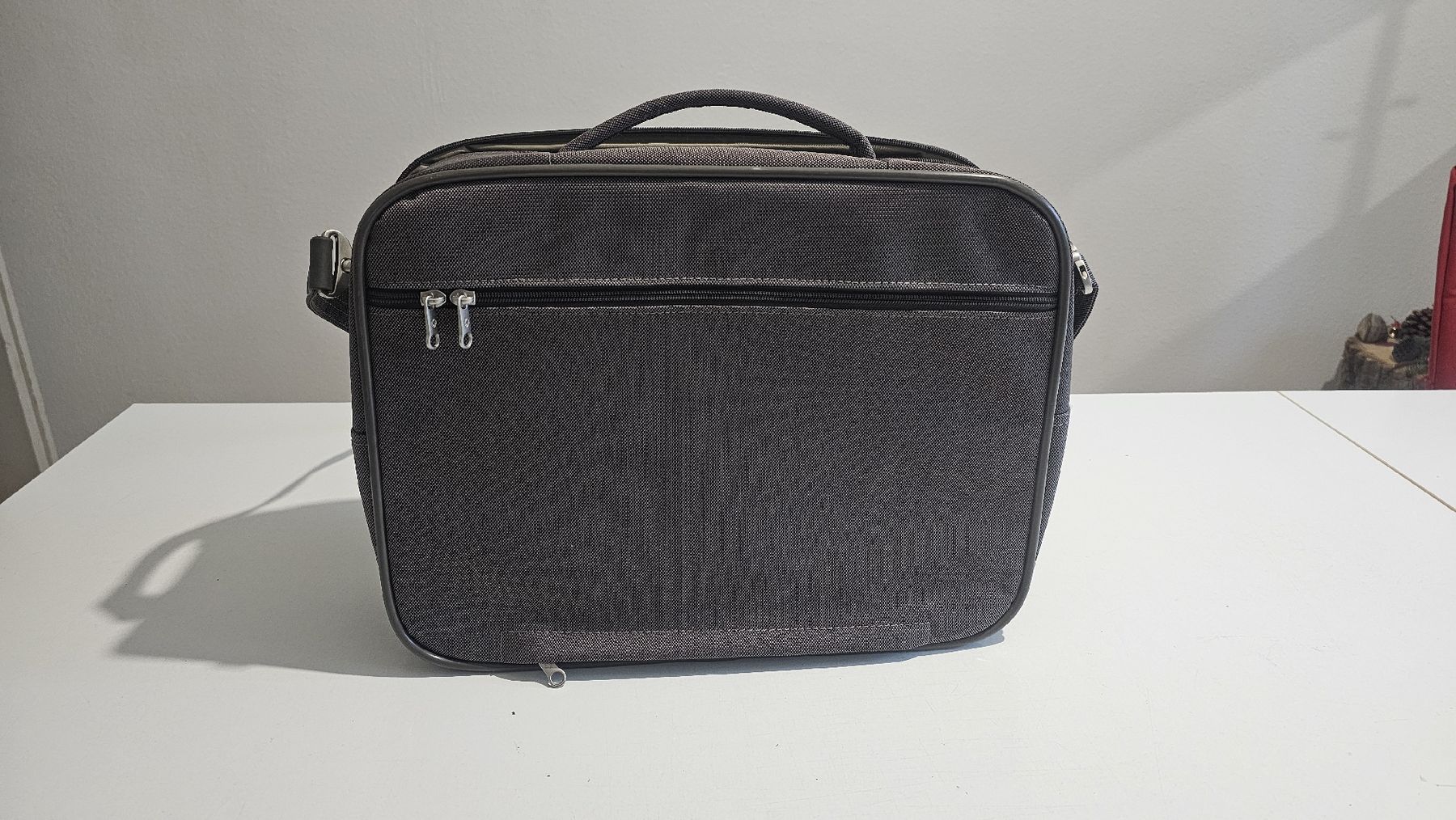 Samsonite Borse: Samsonite Laptoptasche, Top Zustand, Grau, 30x40x15cm, – Nuovo (secondo la descrizione) da Bottmingen venduto da Jbilli 1