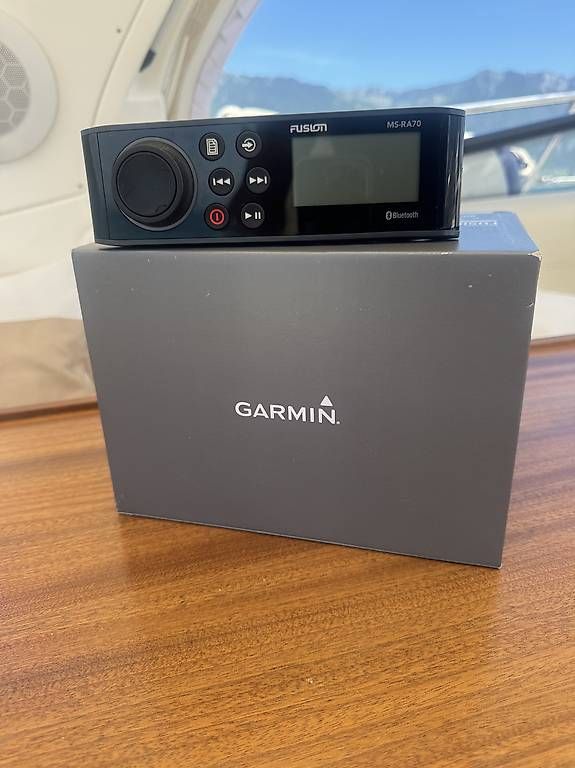 Navigatori: Fusion MS-RA70 mit DAB von Garmin – Usato da Brigerbad venduto da Lylu