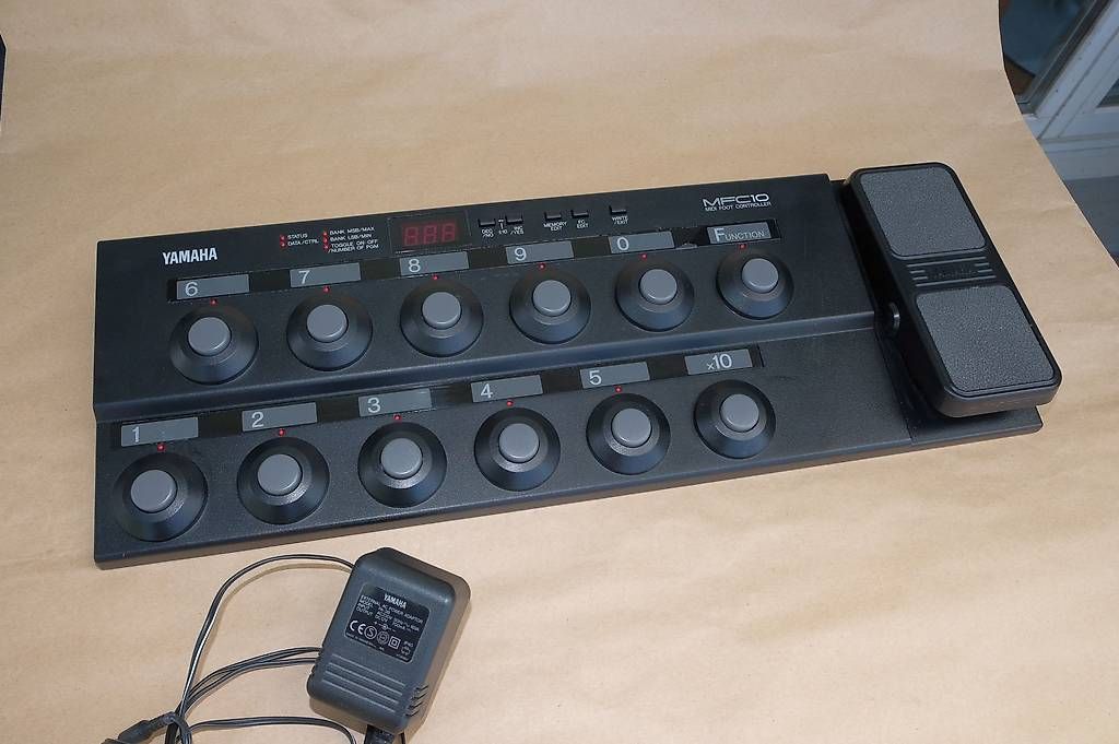 Yamaha Musikinstrumente: Yamaha MFC-10 MIDI Foot Controller – Gebraucht aus Basel von Bertob