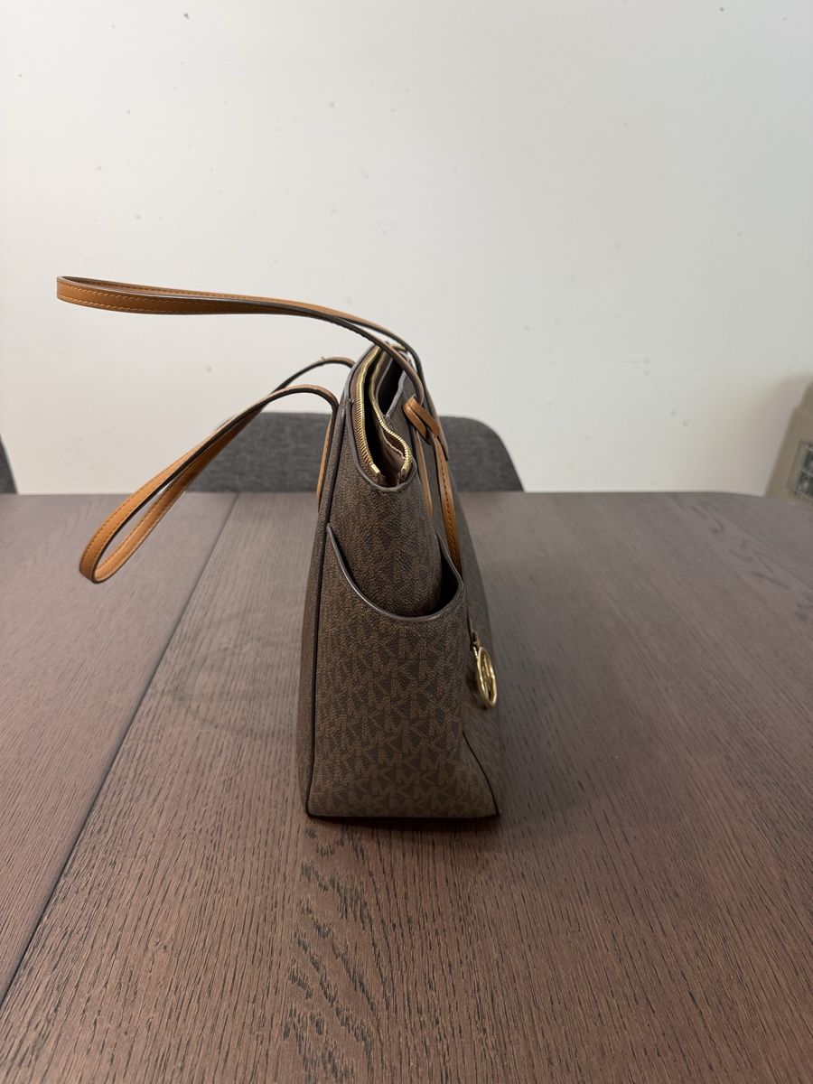 Michael Kors Borse da donna: Michael Kors Tote Bag - Brown – Usato da Zollikerberg venduto da mam_z6gz 1