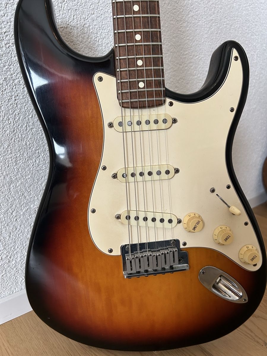 Strumenti musicali: FENDER STRATOCASTER USA 1991 – Usato da Küsnacht ZH venduto da RGW33 1