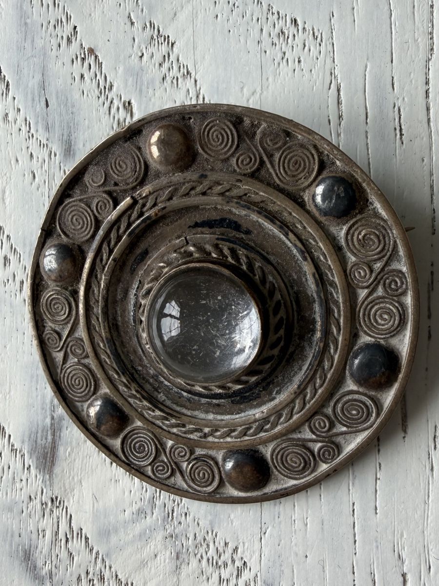Broches & Aiguilles: Brosche mit Glasstein – D'occasion à Schönenbuch par Wenscles