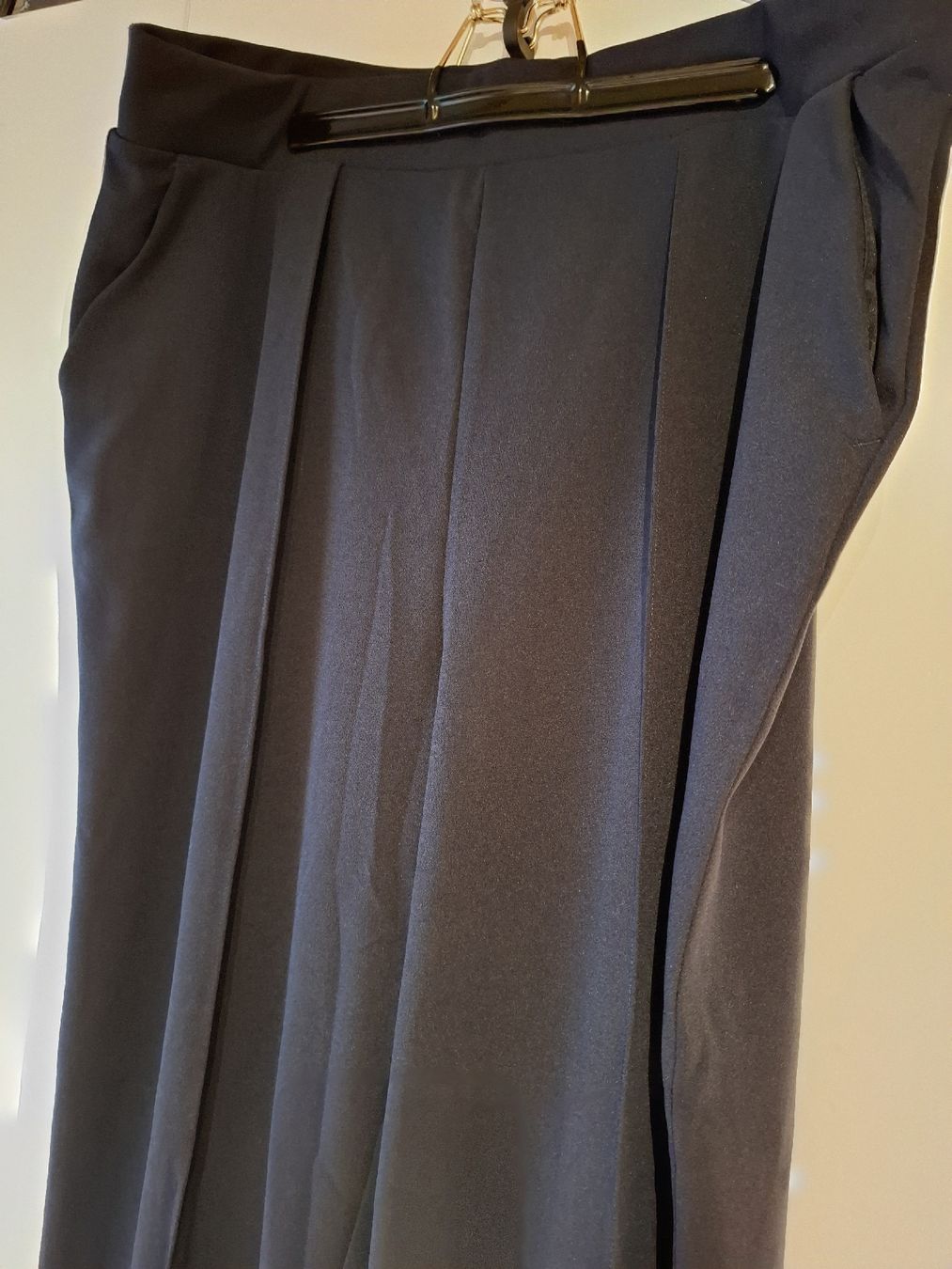 H&M Hosen: H&M Hose Grösse XL, neuwertig – Neu (gemäss Beschreibung) aus Lütisburg von amerika123 1