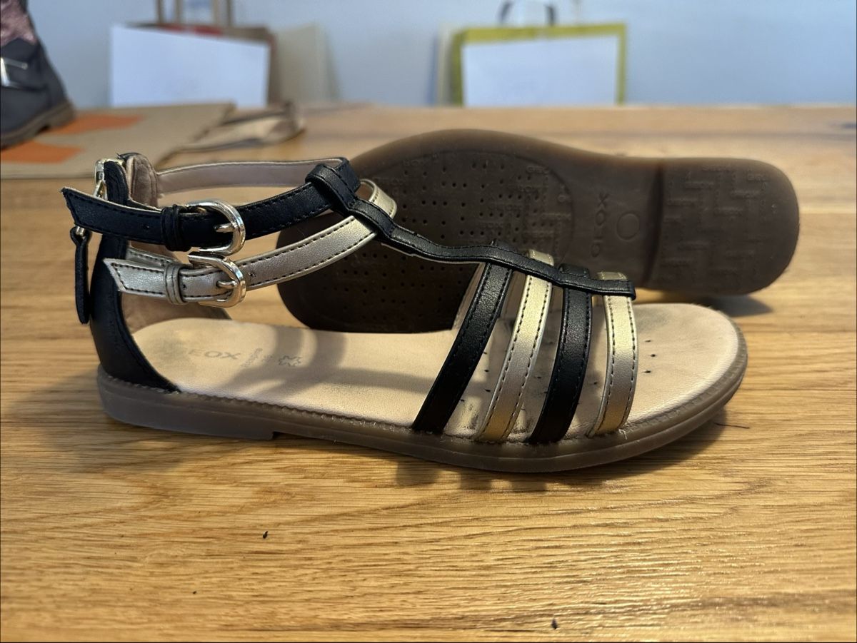 Geox Schuhe für Mädchen: Geox Sandalen Gr 36 – Gebraucht aus Wettingen von Sternetaenzerin
