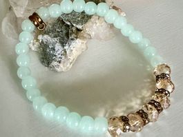 Armband mintgrün Glasperlen facettiert dehnbar 18cm Unikat