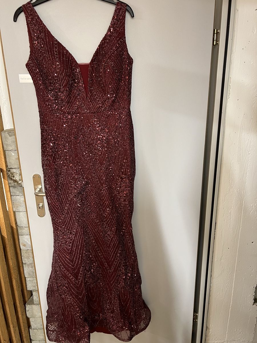 Vestiti: Wunderschönes, bordeauxrotes Abendkleid, Grösse 38 – Usato da Bachenbülach venduto da Sheri26