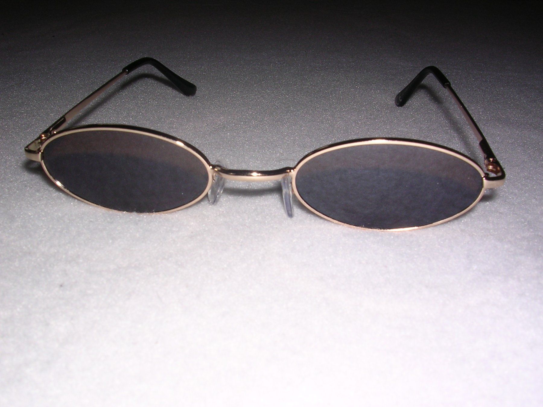 Occhiali & Lenti: Coole, minimalistische Sonnenbrille – Usato da Trun venduto da Romi066