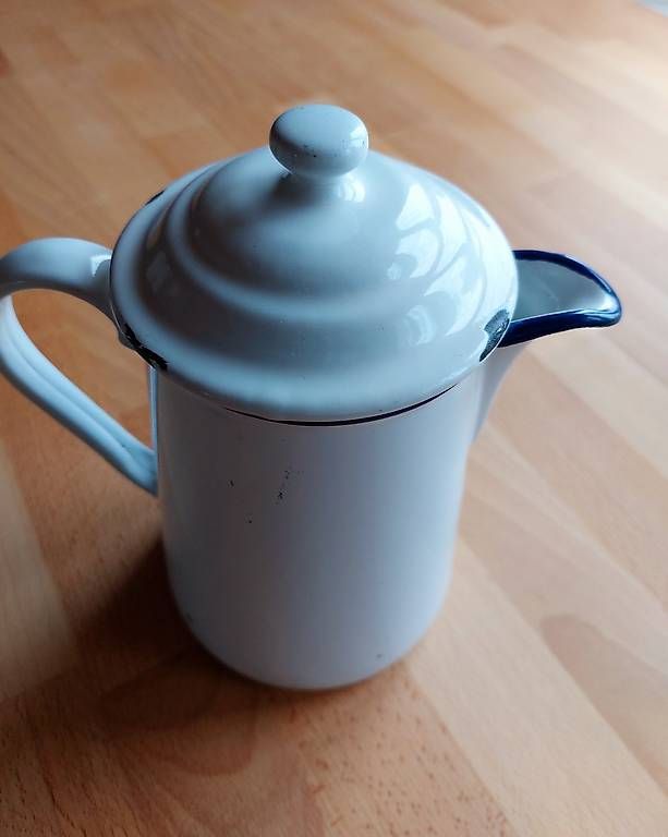Teiere: Alte Milch- Kaffee Kanne – Usato da Seuzach venduto da Heinz7947