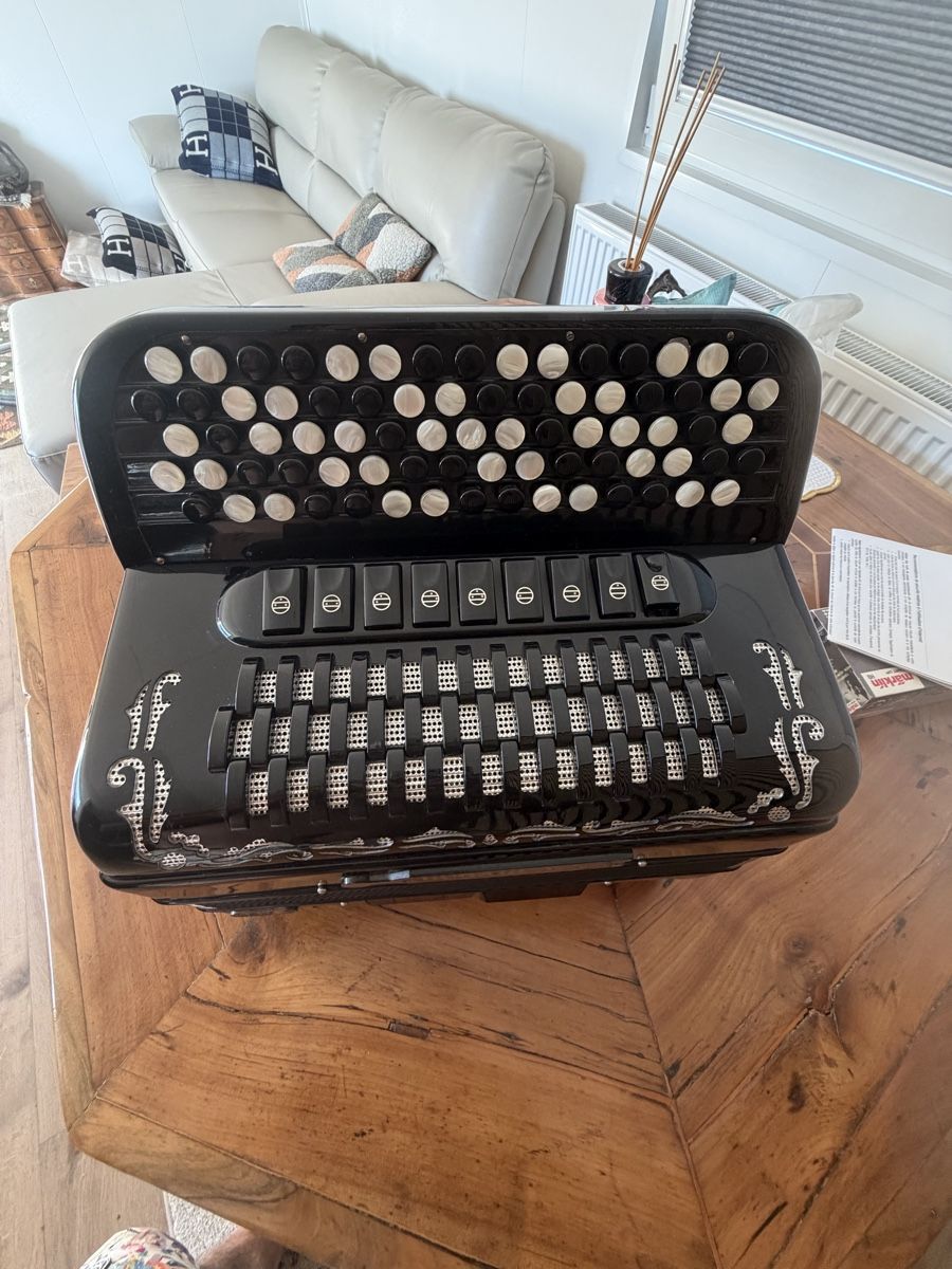 Hohner Strumenti musicali: Bugari armando TRE – Usato da Muhen venduto da MiGeiss64 2