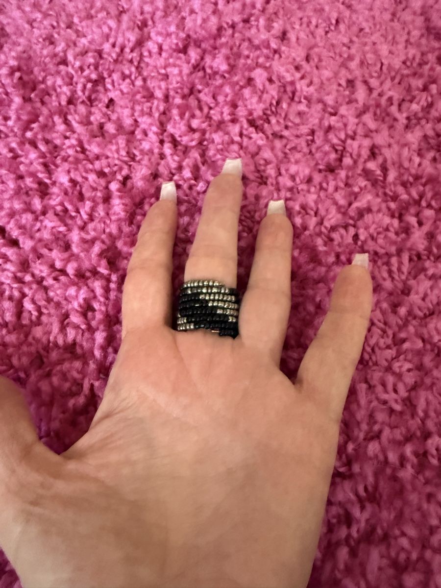 Anelli: Schicker Ring, Schwarz/Silber, Grösse 54, neuwertig, Sommer  – Nuovo (secondo la descrizione) da Richterswil venduto da cobruetsch 1