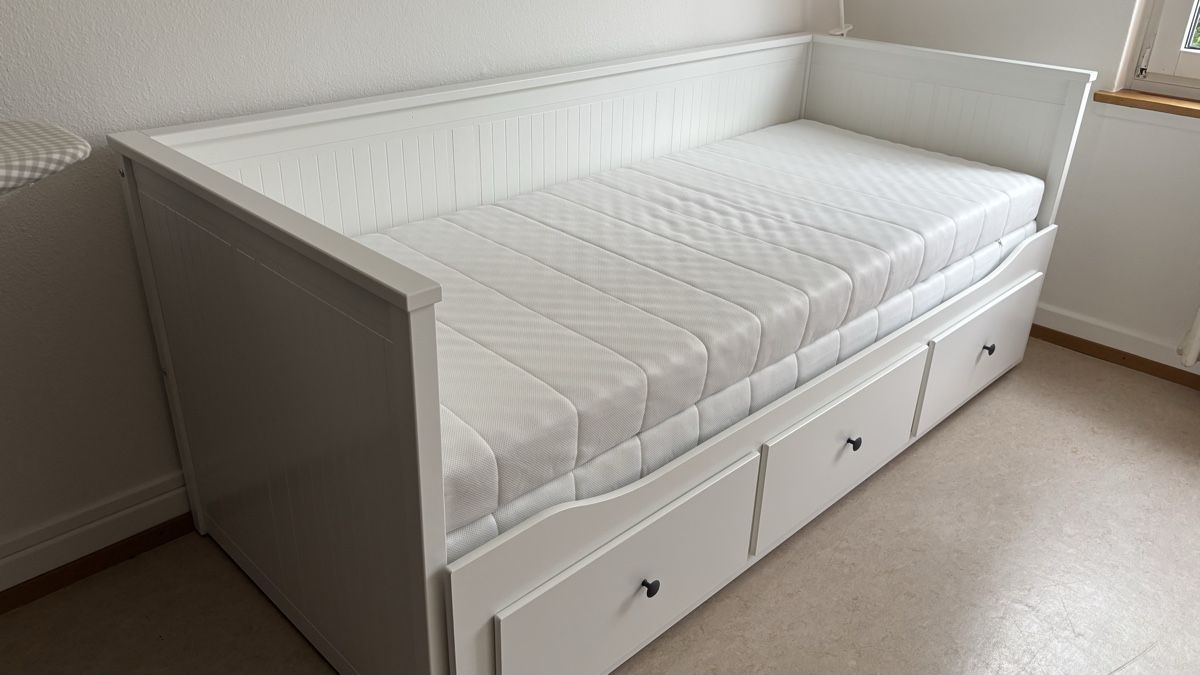 Ikea Betten: Hemnes Ausziebett mit 3 Schubladen – Gebraucht aus Zürich von amidala05 1