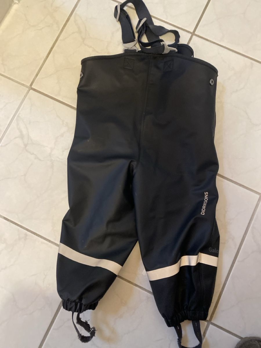 Completi: Didriksons Regenhose Kinder Gr. 80, schwarz – Usato da St. Gallen venduto da Msgoethe