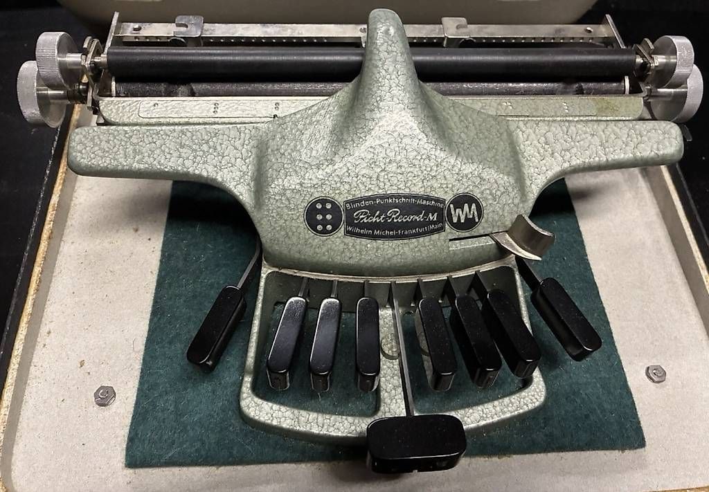 Macchine da scrivere: Blindenschrift Schreibmaschine Picht Record M – Usato da Buus venduto da Frodo24 2