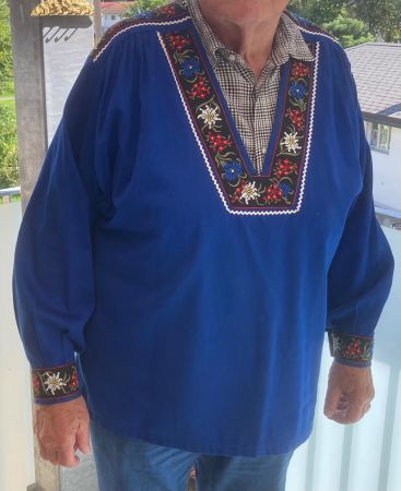 Tracht, Burgunder, Burgunderbluse, Gr. 56/XL vom Märithüsli,