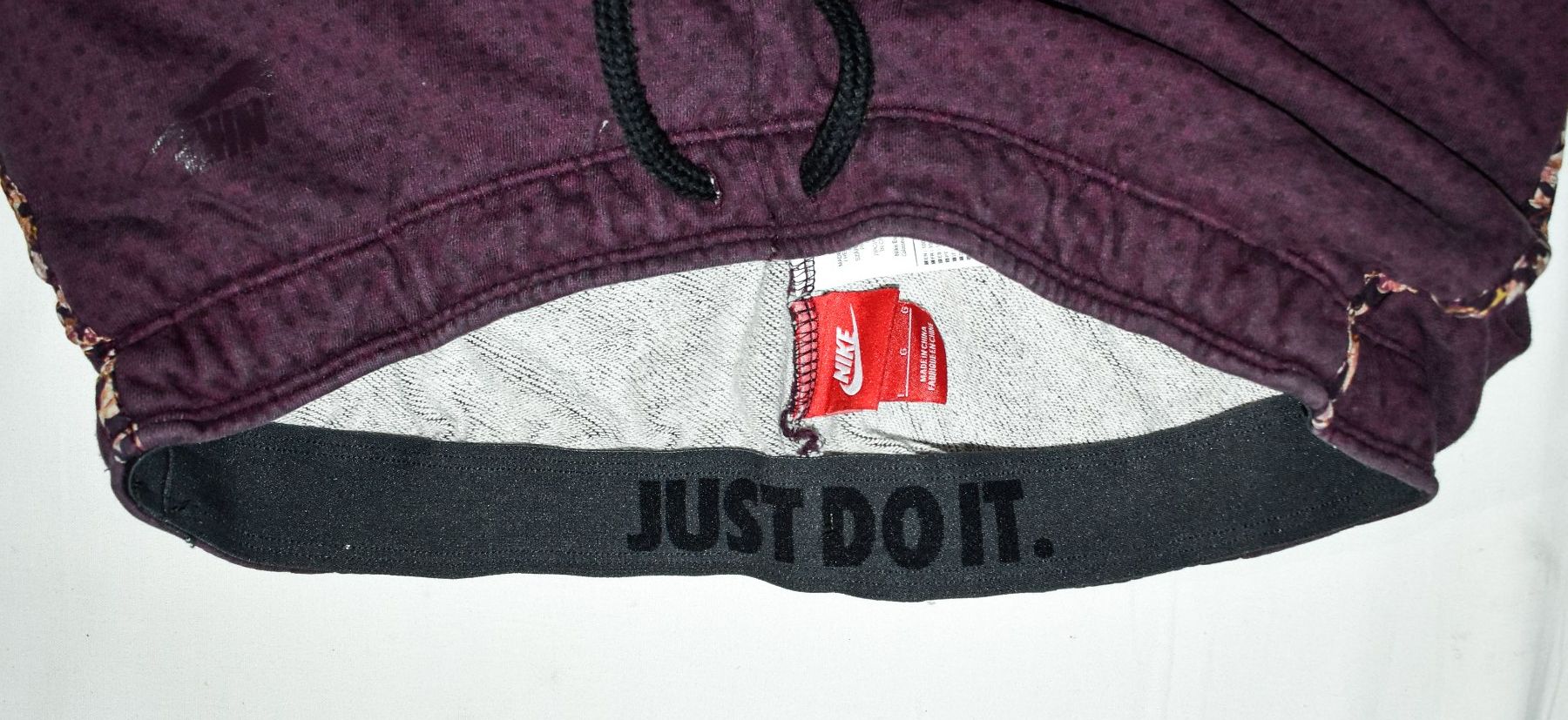 Nike Pantaloni: Trainerhose Jogginghose Nike Damen Grösse L – Usato da Biel/Bienne venduto da tim_pww5 6