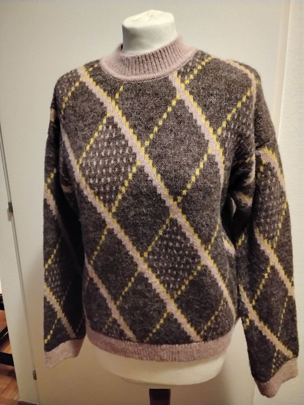 Esprit Pullover & Sweatshirts: Pull Esprit à carreaux losange, taille S – Neu (gemäss Beschreibung) aus Chêne-Bourg von Fio994