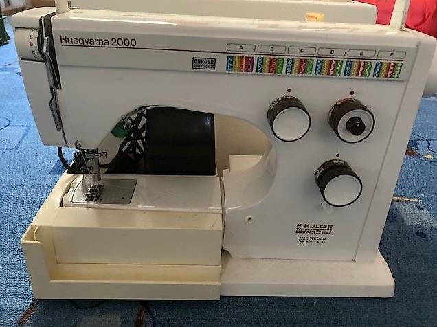 Machines à coudre: Nähmaschine Husqvarna – D'occasion à Gampelen par rol_r2hn 1