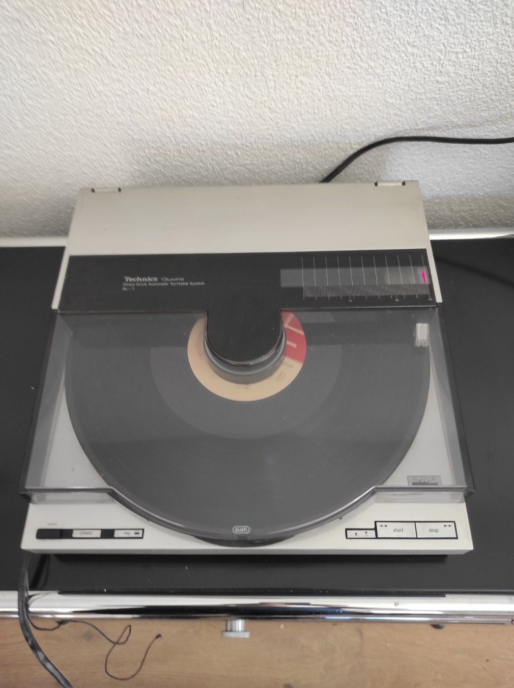 Technics Plattenspieler: Technics quartz direct drive automatic turntable system SL-7 – Gebraucht aus Baden von Recordzyv