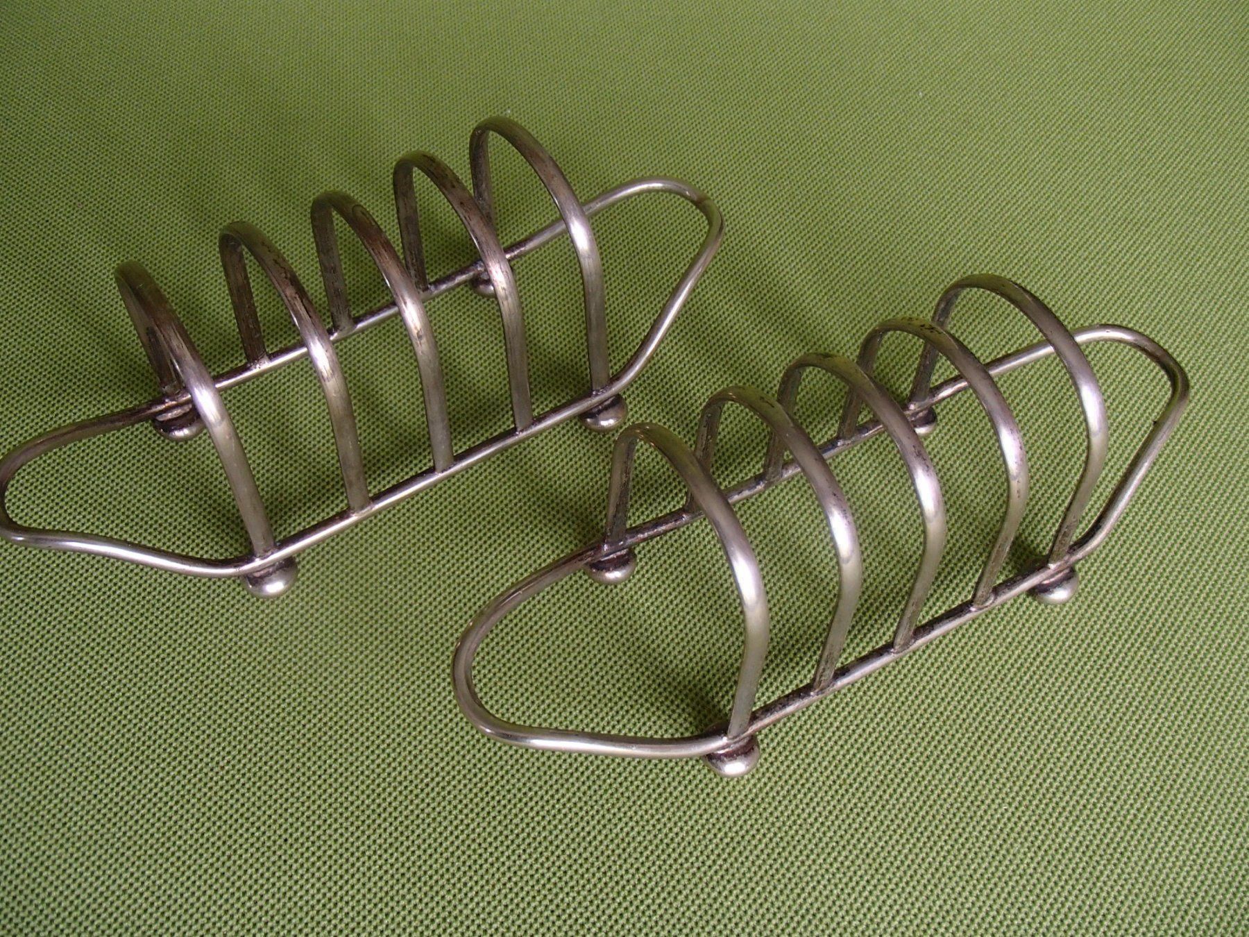 Cucine complete: 2 englische versilberte Toastbrot Halter – Usato da Schöfflisdorf venduto da pullux