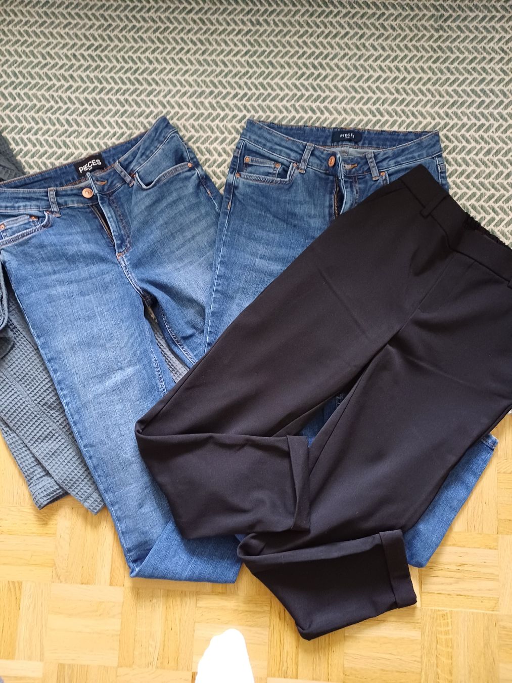 Lotti di vestiti: Kleiderpaket Gr. S – Nuovo (secondo la descrizione) da Biel/Bienne venduto da Tammys 1
