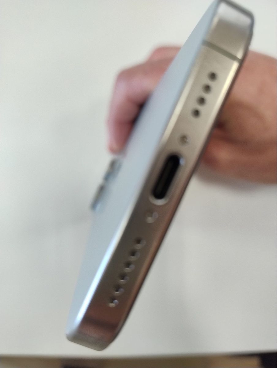 Apple Telefoni cellulari / Smartphones: iPhone 16 Pro Max 256GB sehr gepflegt  – Usato da Rüschlikon venduto da Eugen1984 1