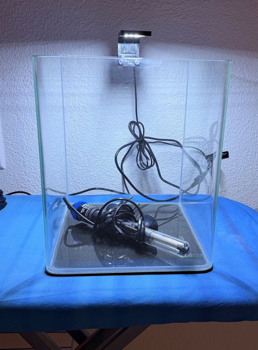 Dennerle Acquari: Aquarium Dennerle Nano Cube 20L inkl. LED & Heizstab – Usato da Buchs ZH venduto da Josefmanel 3