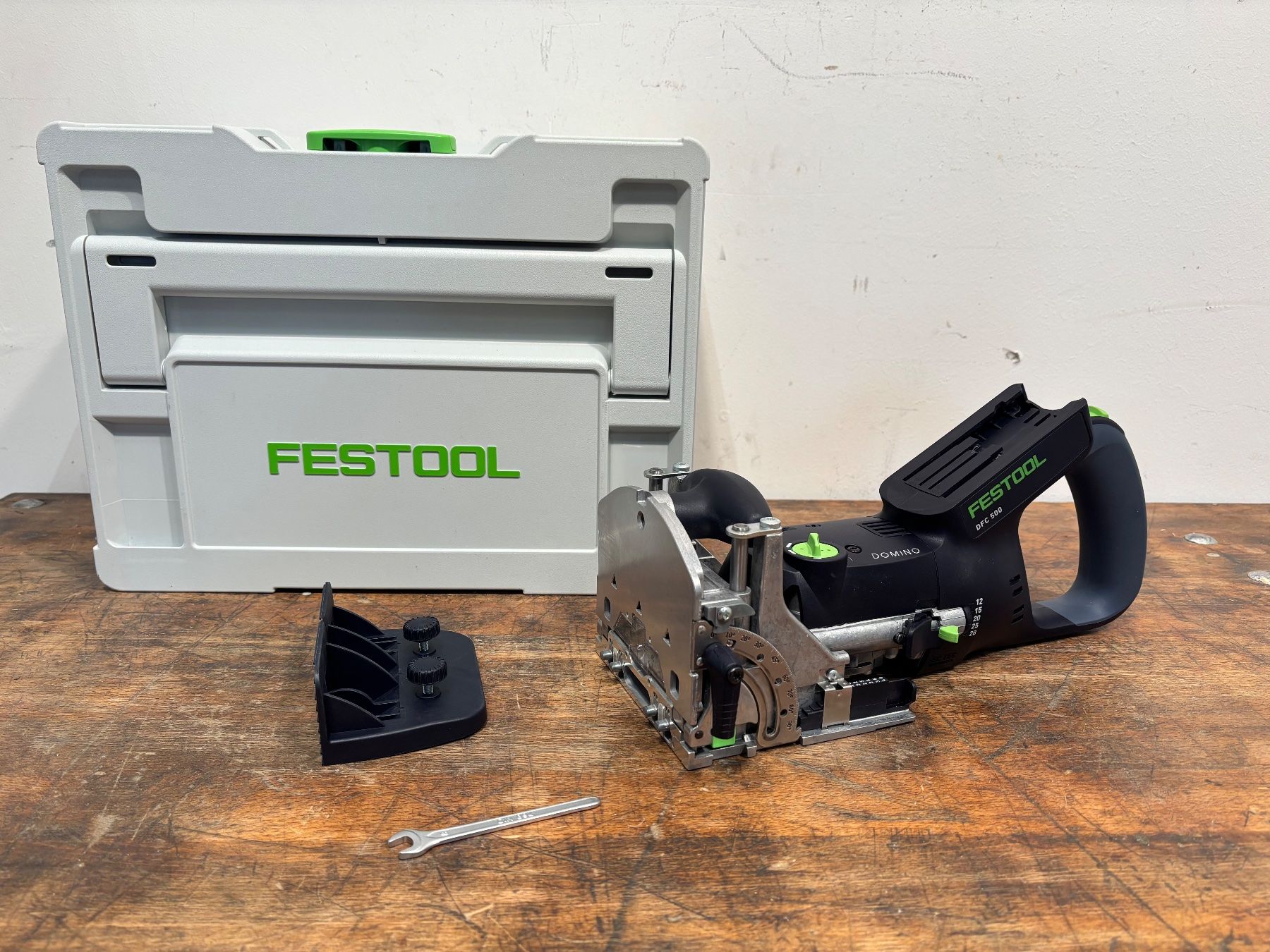 Festool Alle Maschinen: Festool Akku-Dübelfräse Domino DFC 500 E Basic Neuwertig – Neu (gemäss Beschreibung) aus Winterthur von ReUse_Baumarkt