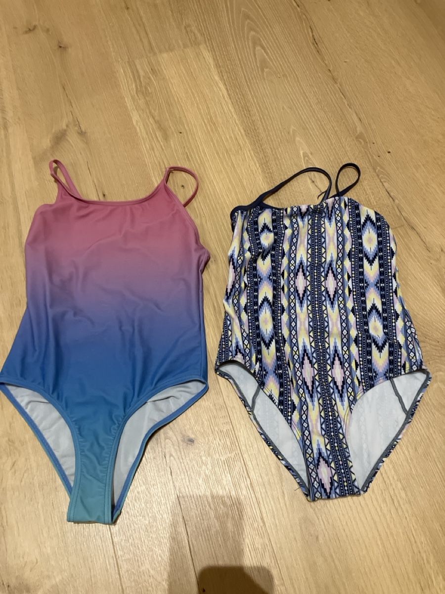 Costumi da bagno & Bikini: 2 süsse badekleider 146/152 – Usato da Weissbad venduto da Praxedis_P51