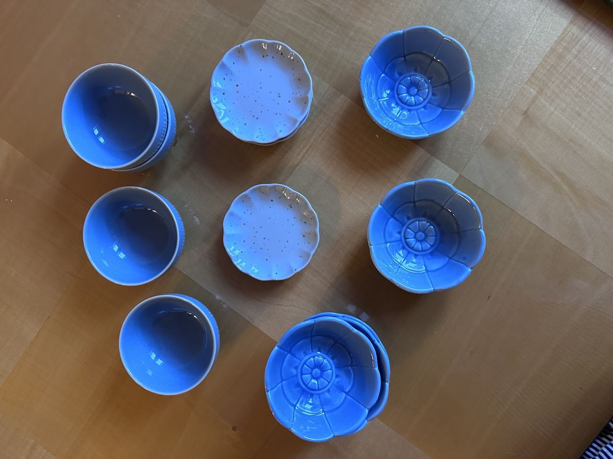 Ciotole: 13 kleine Schalen hellblau neu  – Nuovo (secondo la descrizione) da Zürich venduto da Misus.Flohmi 2