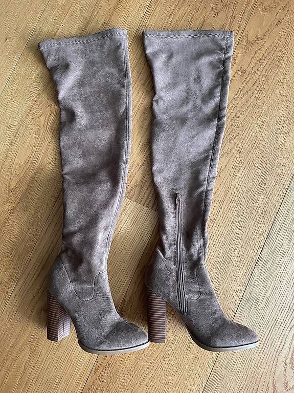 Scarpe da donna: Neue Overkneestiefel Gr. 37 – Usato da Villmergen venduto da supidupi23