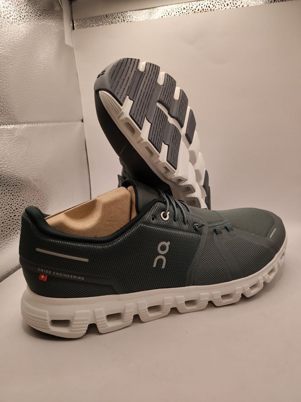 On Chaussures hommes: On Running - Cloud 6 Gr. 47.5 – Neuf avec emballage d'origine à Dällikon par Retouren_Resale