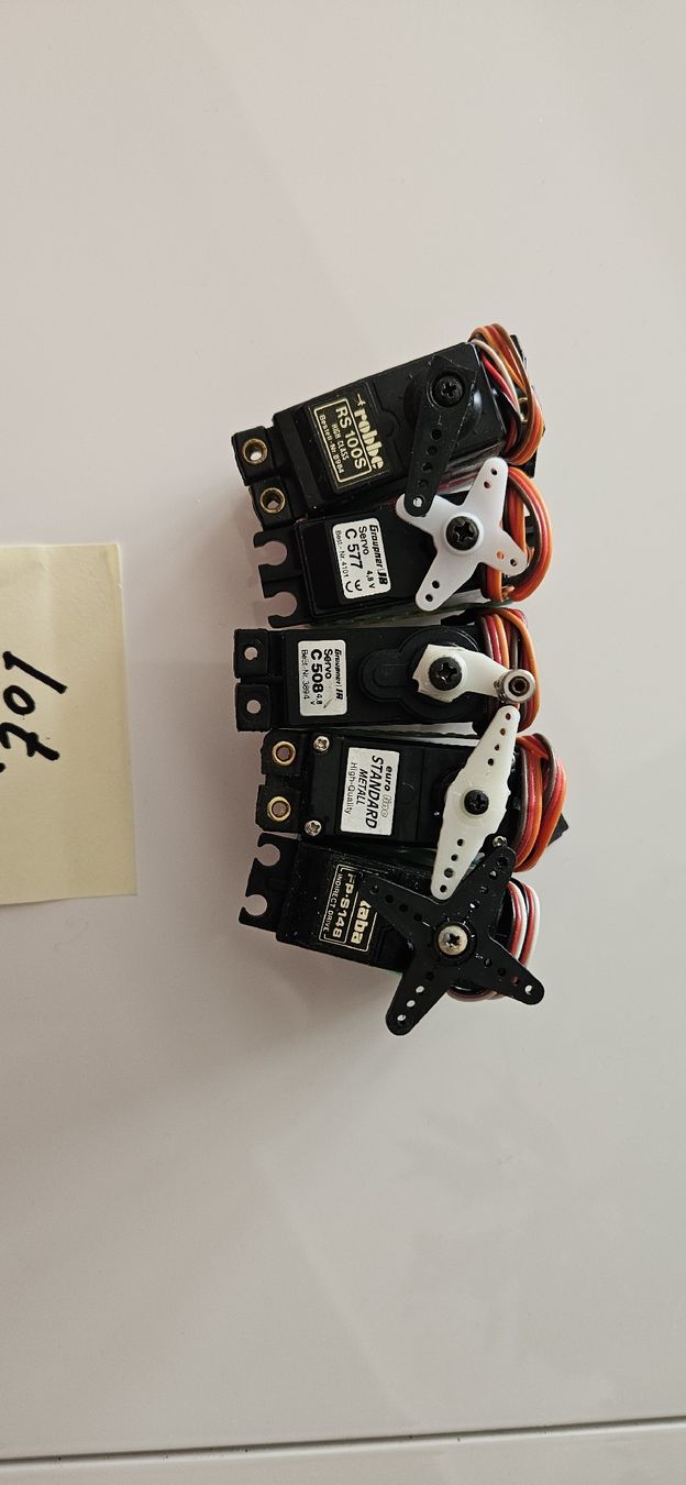Modellismo RC: Lot.6.divers servos (digit. ) – Usato da Bure venduto da cla_sk6s 1