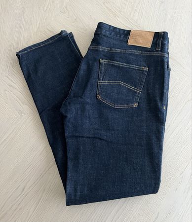 ARMANI Herren-Jeans Gr.38 NEUWERTIG