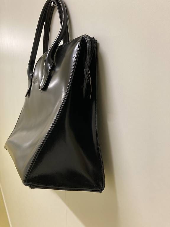 Borse da donna: Schwarze Handtasche aus Leder – Usato da zürich venduto da Apfel2 3