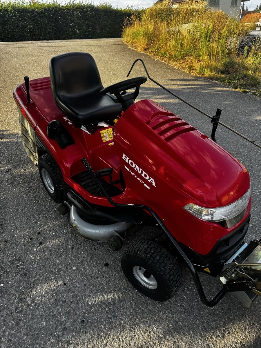Honda Tagliaerba: Rasentraktor Honda 2417 mit Schneepflug – Usato da Niederuzwil venduto da Michael1990_ 1