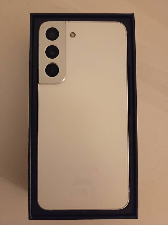 Handys / Smartphones: Samsung Galaxy S22 – Gebraucht aus Minusio von Eduard8991 2