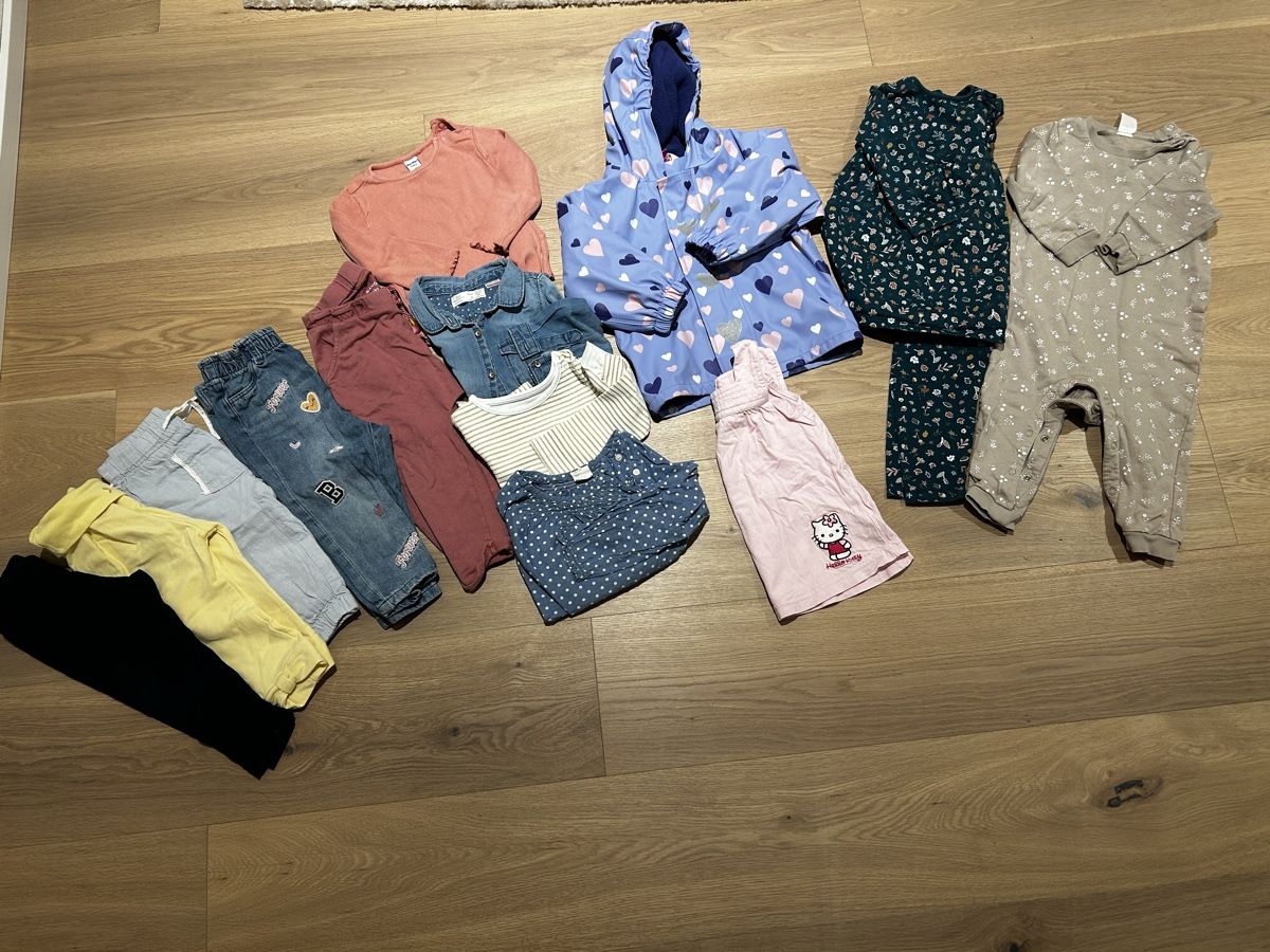 Ensembles coordonnés: Kleiderpaket 80 und 86 – D'occasion à Wetzikon ZH par Smashy333
