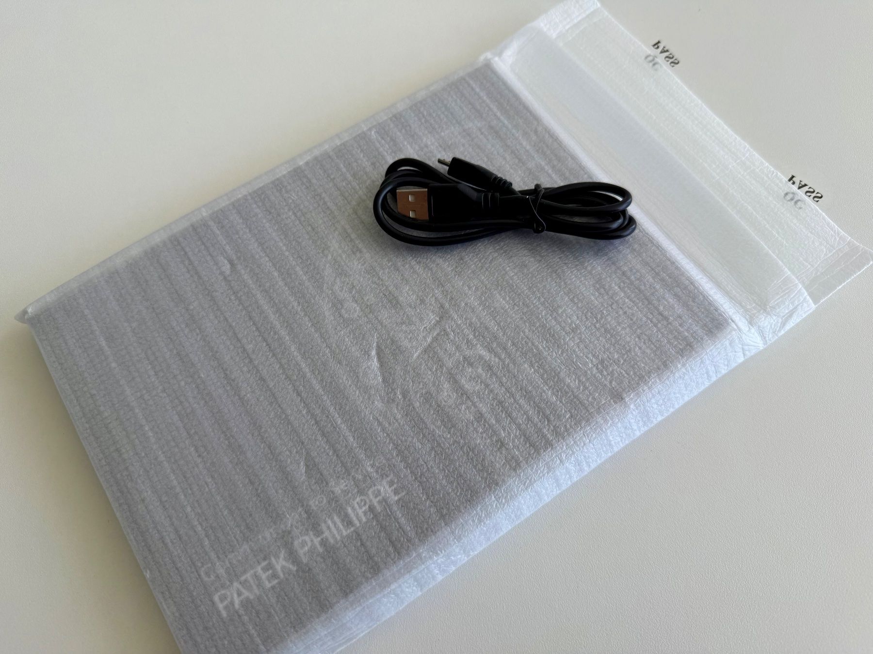 Patek Philippe Orologi: PATEK PHILIPPE "Commitment to Service" video brochure, rare! – Nuovo e nell'imballaggio originale da Mont-sur-Lausanne venduto da vmi_ym5l 5
